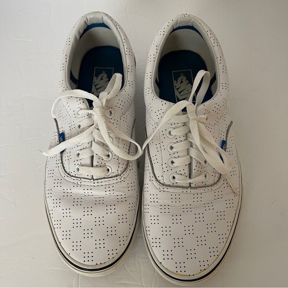 Vans Classics Sneaker Unisex Mens 9 .5 / Womens 11 Low Top Perforated Le…